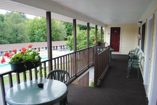 Fran Cove Motel