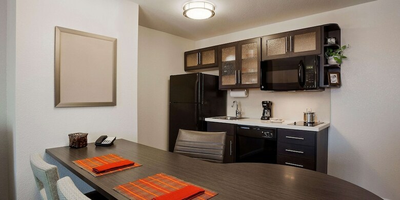 Hotel Candlewood Suites Chicago-waukegan