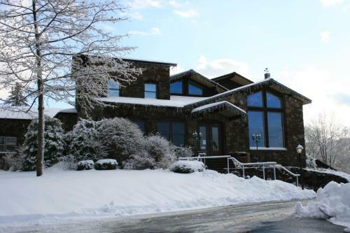 Hotel Dunham's Bay Resort