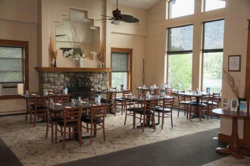 Hotel Dunham's Bay Resort