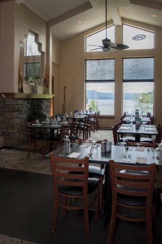 Hotel Dunham's Bay Resort