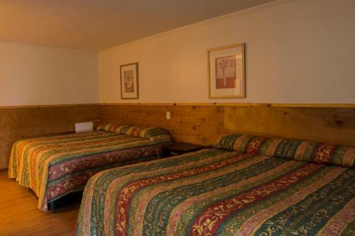 King Hendrick Motel And Suites