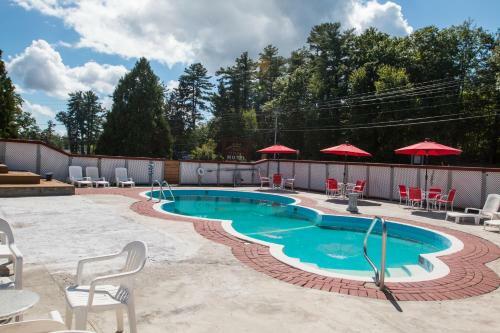 King Hendrick Motel And Suites