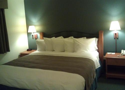 Americinn Hotel & Suites Owatonna - Conference Center