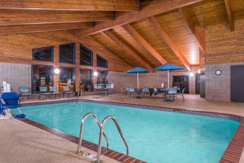 Americinn Hotel & Suites Owatonna - Conference Center