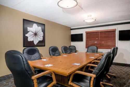 Americinn Hotel & Suites Owatonna - Conference Center