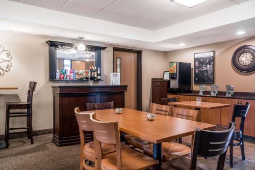 Americinn Hotel & Suites Owatonna - Conference Center