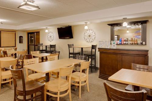 Americinn Hotel & Suites Owatonna - Conference Center