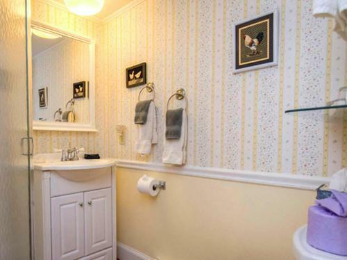 Bed & Breakfast Inns At Blackberry Common