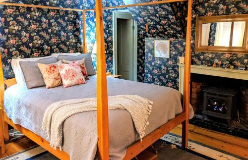 Bed & Breakfast Inns At Blackberry Common