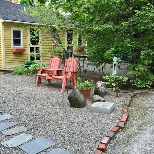 Bed & Breakfast Inns At Blackberry Common