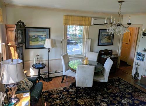 Bed & Breakfast Inns At Blackberry Common