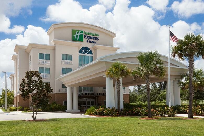 Holiday Inn Express Hotel & Suites Fort Pierce West