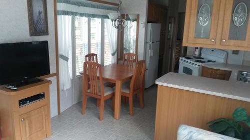 Lodge Road Runner Travel Resort
