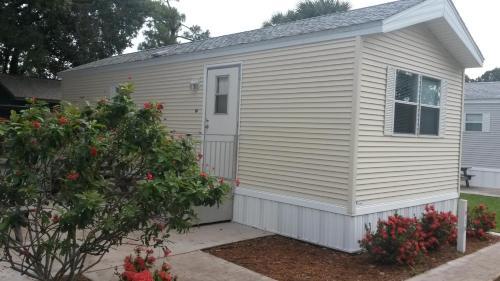 Lodge Road Runner Travel Resort