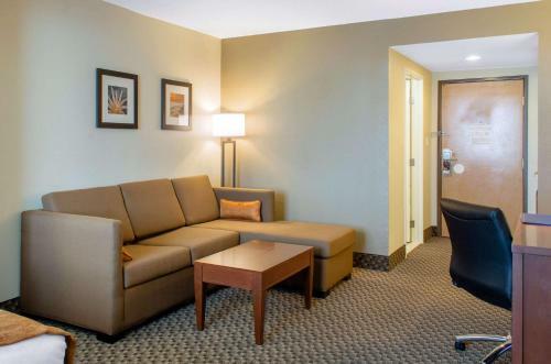 Hotel Comfort Inn & Suites
