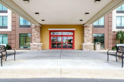Hotel Comfort Inn & Suites
