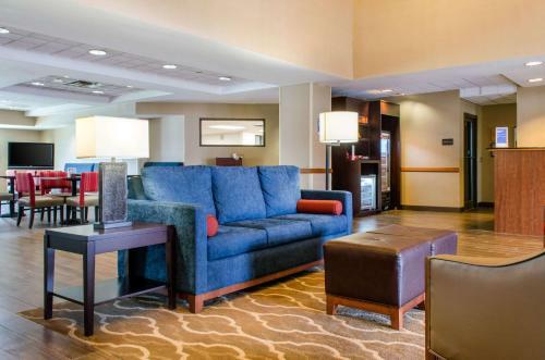 Hotel Comfort Inn & Suites