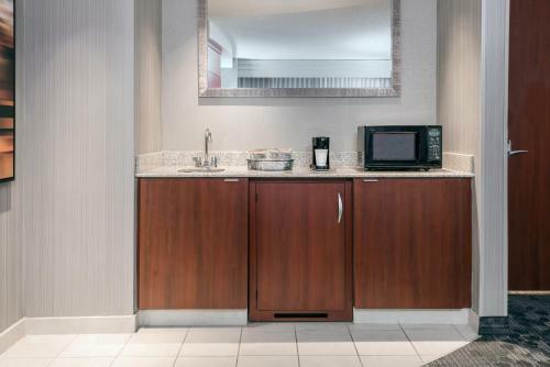 Hotel Courtyard By Marriott Buffalo Airport