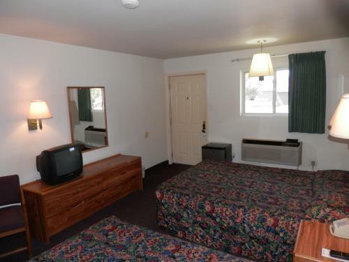 San Juan Motel & Cabins