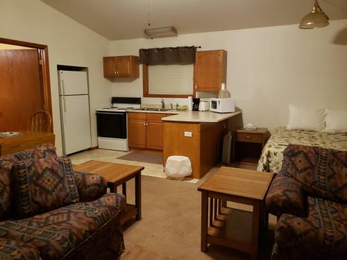 San Juan Motel & Cabins