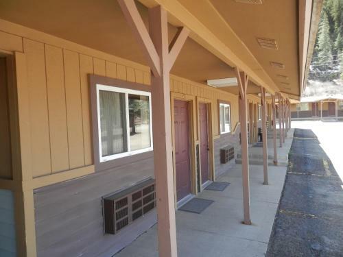 San Juan Motel & Cabins