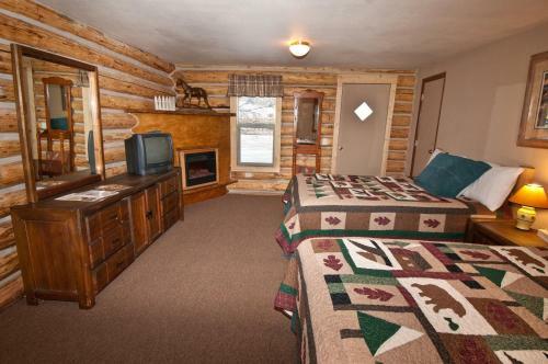 San Juan Motel & Cabins