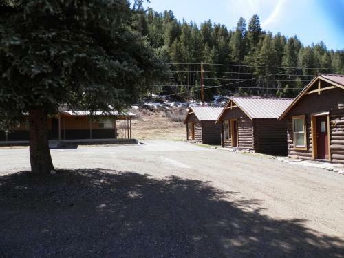 San Juan Motel & Cabins