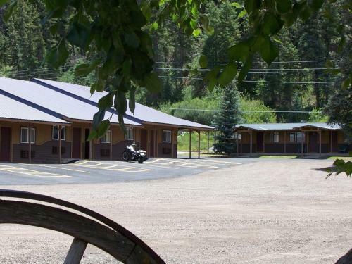 San Juan Motel & Cabins