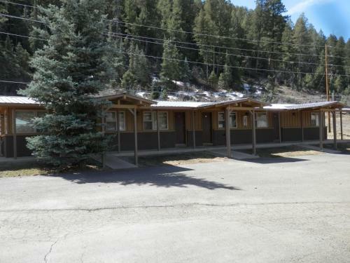 San Juan Motel & Cabins