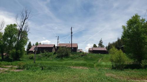 San Juan Motel & Cabins