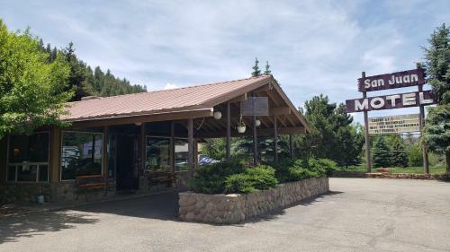 San Juan Motel & Cabins
