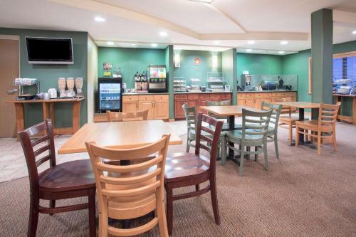 Hotel Americinn Lodge And Suites Laramie