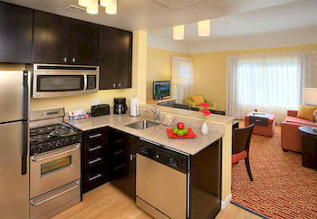 Hotel Towneplace Suites By Marriott Lawrence Downtown
