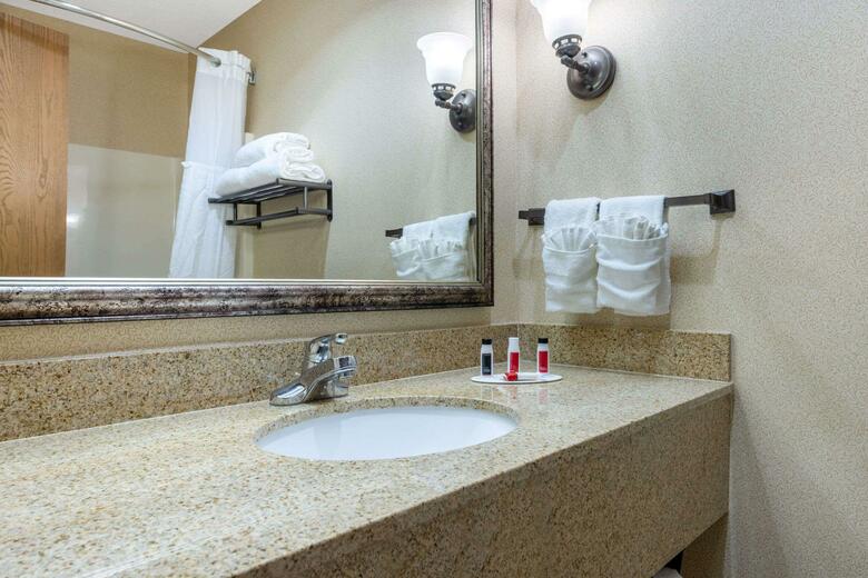 Hotel Baymont Inn & Suites Lawrence