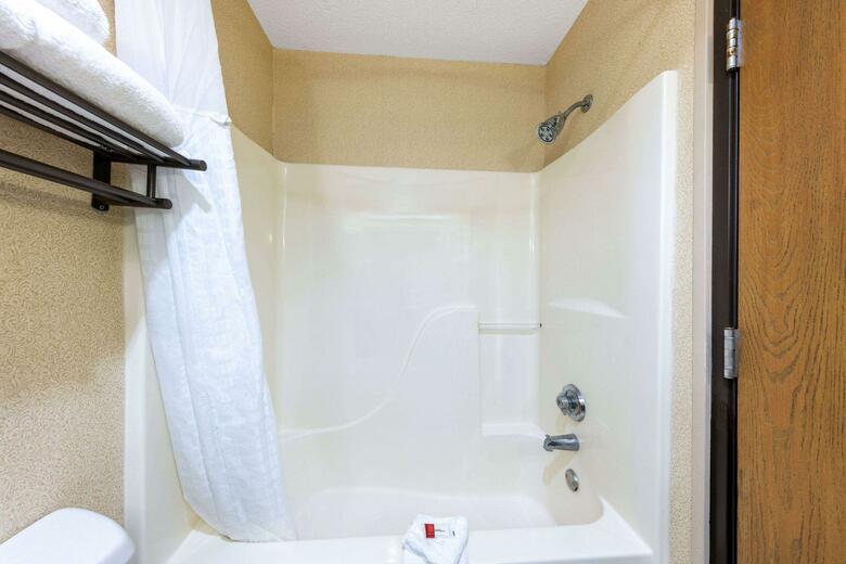 Hotel Baymont Inn & Suites Lawrence