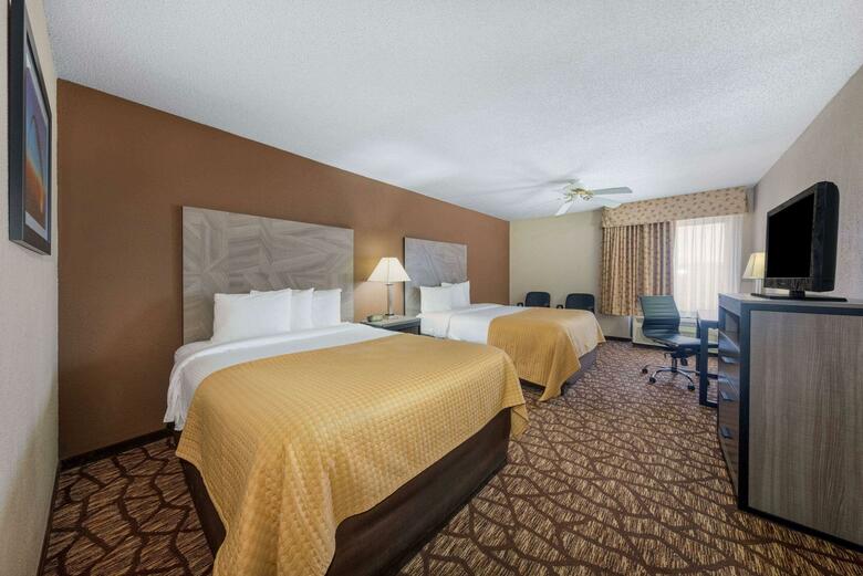 Hotel Baymont Inn & Suites Lawrence