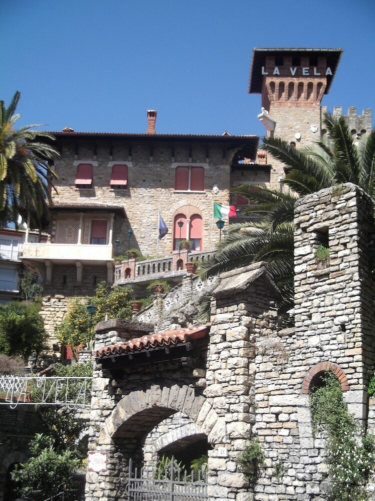 Hotel La Vela (castello Il Rifugio)