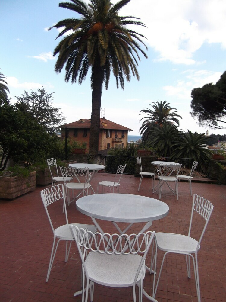 Hotel La Vela (castello Il Rifugio)