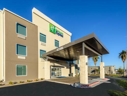 Holiday Inn Express Hotel And Suites Bastrop