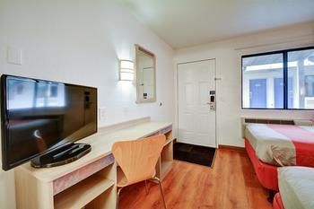 Motel 6 Hartford - Southington