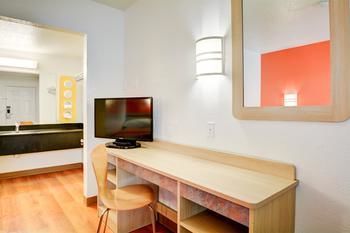 Motel 6 Hartford - Southington