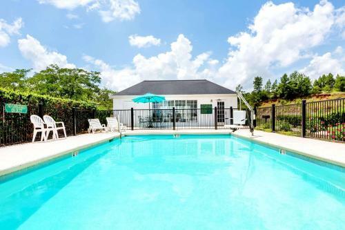 Motel Baymont Inn And Suites - Grenada