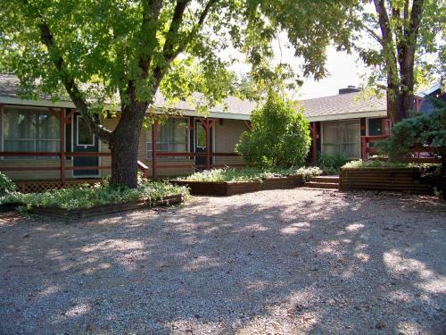 Hotel Tribesman Resort