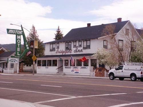 Posada Bridgeport Inn