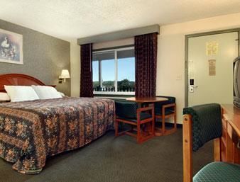Hotel Days Inn And Conference Center Branford