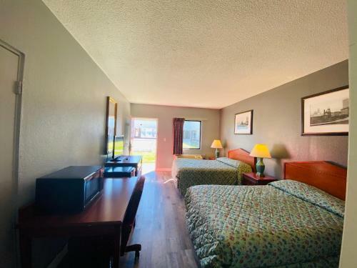 Motel Travelers Place Inn & Suites