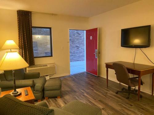 Motel Travelers Place Inn & Suites