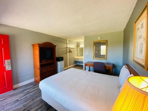 Motel Travelers Place Inn & Suites