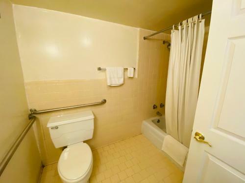 Motel Travelers Place Inn & Suites